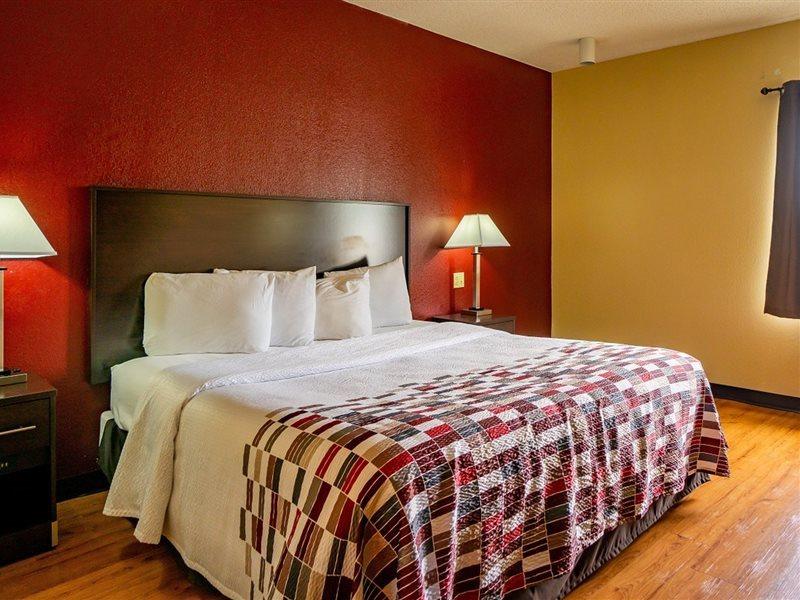 Red Roof Inn & Suites Indianapolis Airport Exterior foto